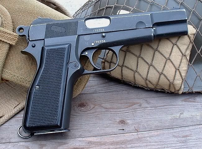 hi-power-pistols-in-british-service